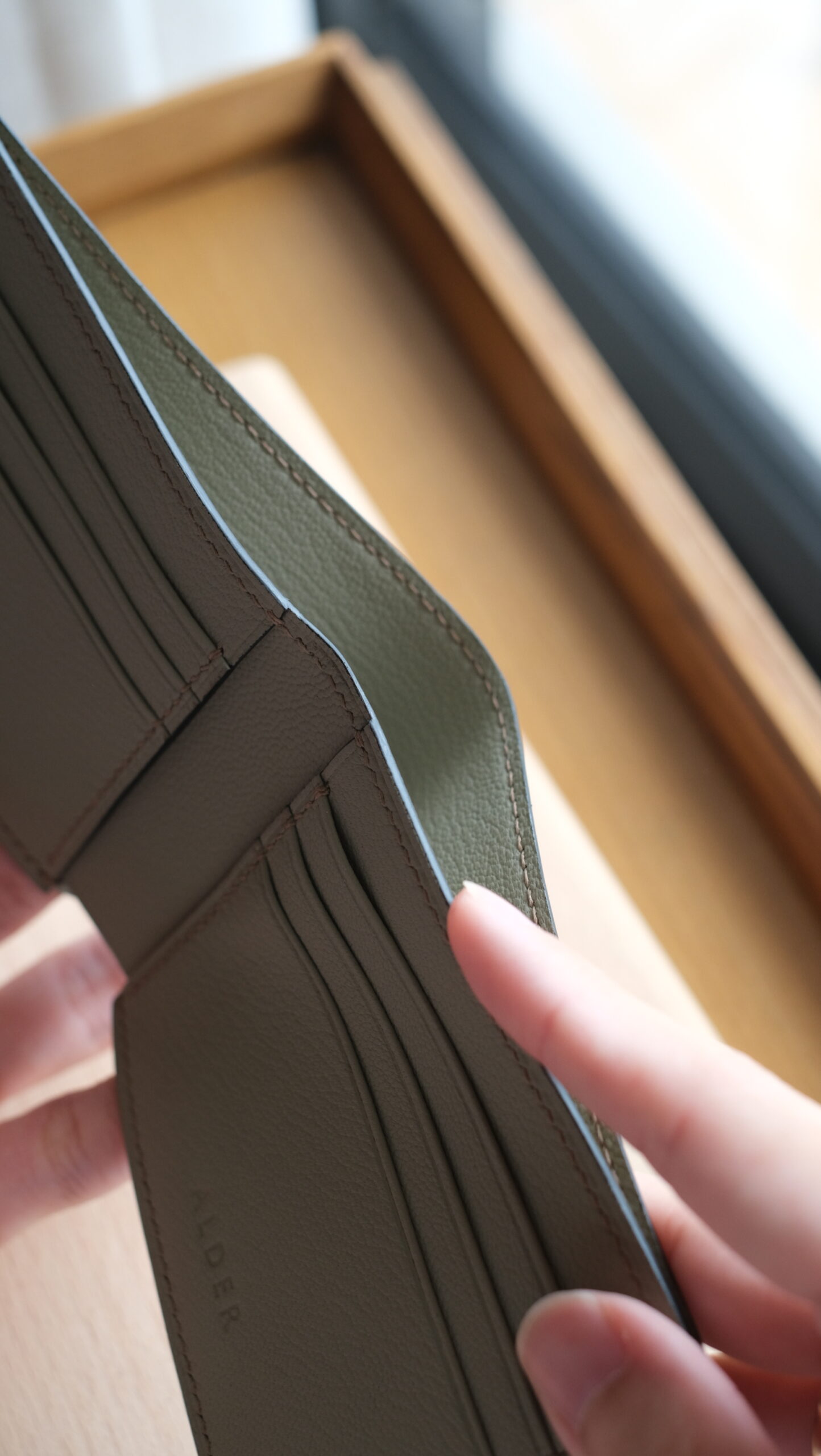 Alran Chevre Bifold Wallet - Image 4